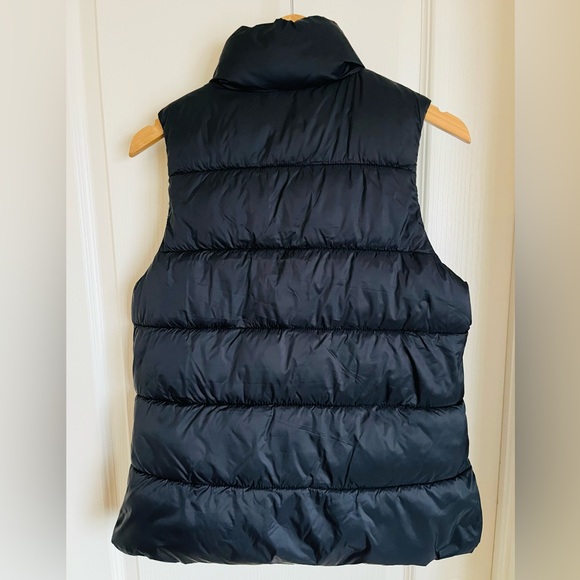 ❄️ Old Navy Black Vest - Picture 5 of 9